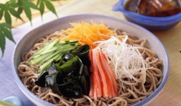 网友爆料凉面条视频,凉面条制作过程大揭秘！